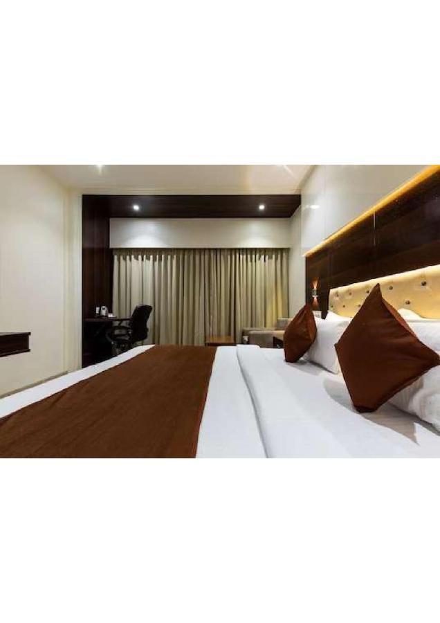 Hotel Shivay President Уджайн Екстериор снимка