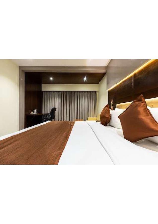 Hotel Shivay President Уджайн Екстериор снимка